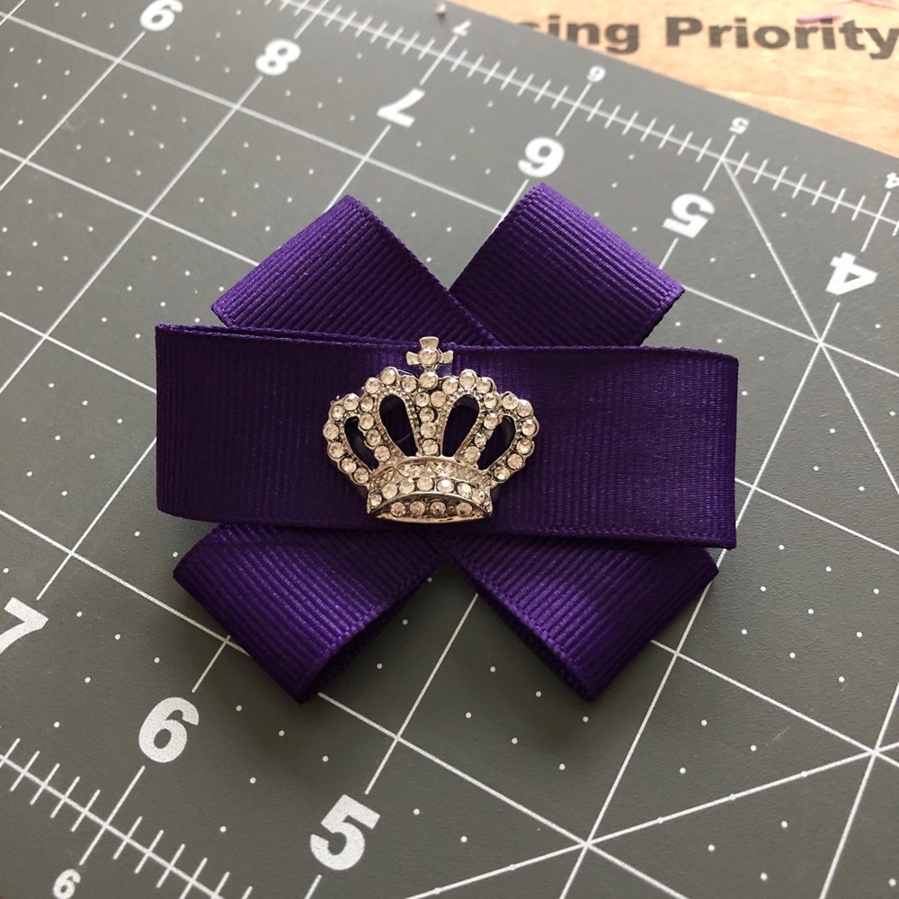 QueenPin Brooch